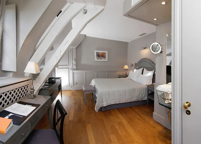 ゲストハウス La Cour Berbisey - Teritoria ディジョン