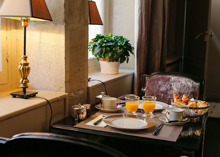 La Cour Berbisey - Teritoria بيت ضيافة 4*